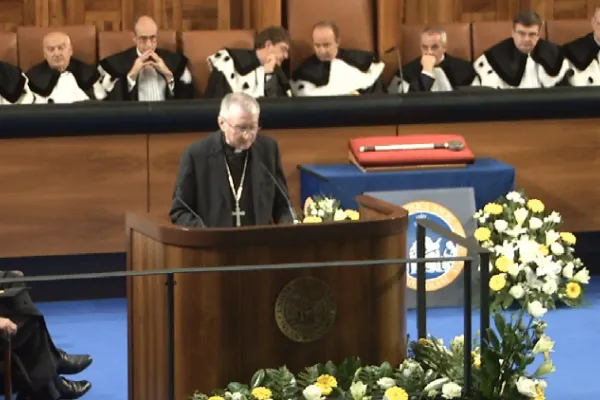 Il cardinale Parolin durante una sua visita passata all'Università Cattolica di Milano / Twitter UniCatt