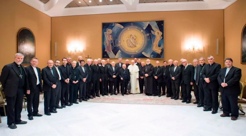 Papa Francesco e i vescovi del Cile | Papa Francesco con i vescovi cileni durante l'incontro a Roma del 15 - 17 maggio 2018 | Vatican Media / ACI Group