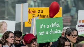 Marcia per la vita di Berlino: "Dal 1995 abortiti in Germania 2,5 milioni di figli di Dio"