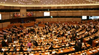 ll Parlamento europeo sostiene la relazione sull'aborto "estremo" nonostante le proteste