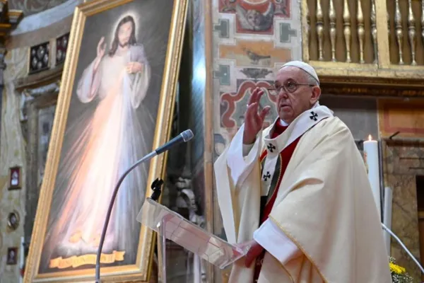 Papa Francesco celebra Messa Divina Misericordia / Vatican Media