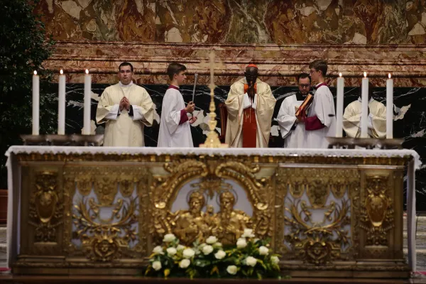 Il Cardinale Sarah mentre celebra la Messa per i 50 anni di sacerdozio, Basilica di San Pietro, 28 settembre 2019 / Evandro Inetti / ACI Group