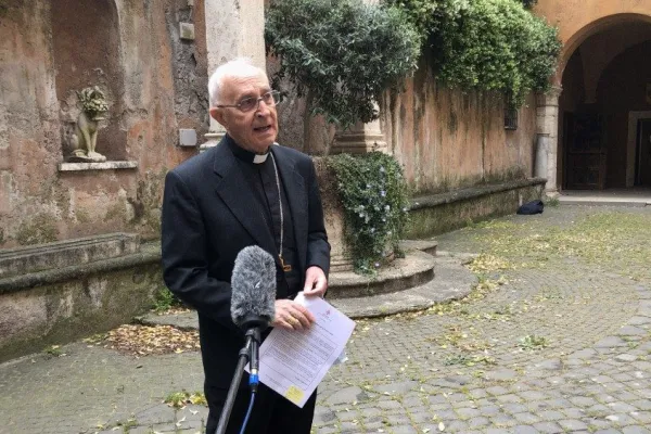 Il cardinale Fernando Filoni, Gran Maestro dell'Ordine Equestre del Santo Sepolcro, presenta l'iniziativa, 14 maggio 2020 / VaticanNews