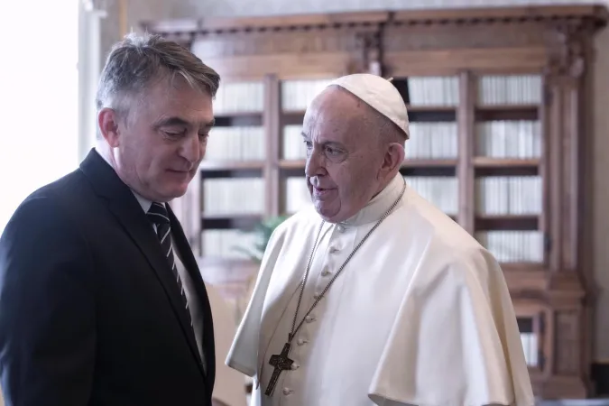 Il Papa e il Presidente della Bosnia-Erzegovina |  | EWTN-ACI Stampa/M.G. Picciarella / Vatican Pool
