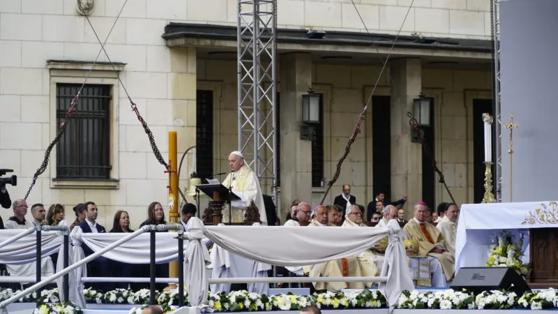 Il Papa celebra la Messa a Sofia |  | Andrea Gagliarducci / ACI Group