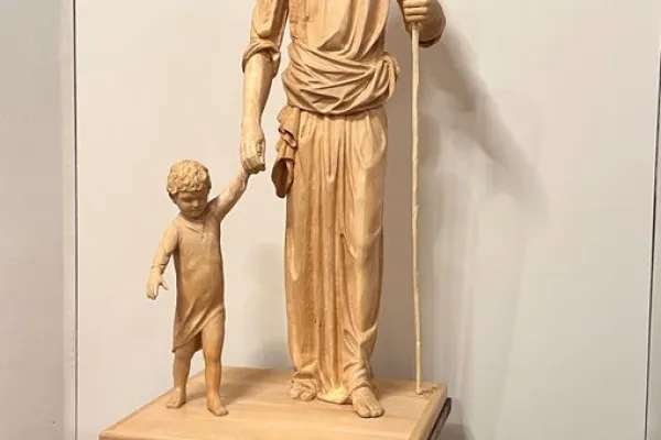La statua di San Giuseppe che insegna a Gesà a camminare, vincitrice dello European Art Contest / FAFCE