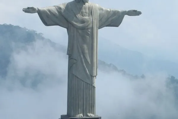 Il Cristo Redentore che si staglia sul Corcovado / PD