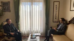 L'ambasciatore Mustafayev a colloquio con il Cardinale Ayuso / Twitter @rahman2609m