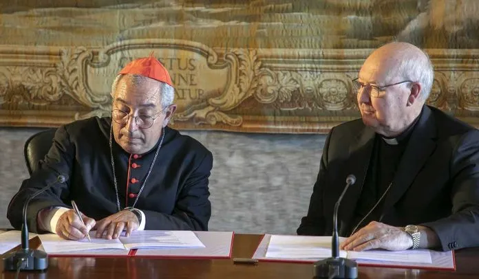 La firma dei Cardinali De Donatis e Farrell |  | Diocesi di Roma