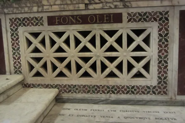 La "fons olei" a Santa Maria in Trastevere / Public Domain