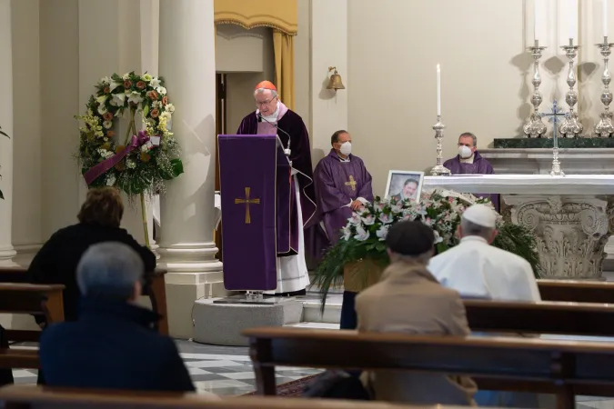 Papa Francesco ai funerali del suo medico personale  |  | Vatican Media 