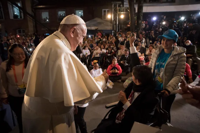 L'incontro del Papa con il mondo dei disabili nella nunziatura il 7 settembre sera  |  | Sala Stampa della Santa Sede/ Osservatore Romano 
