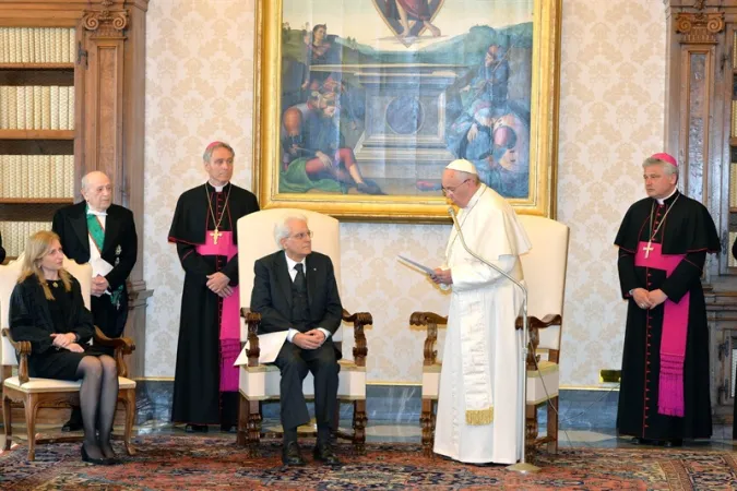 L'Arcivescovo Krajewski con Papa Francesco |  | Presidenza della Repubblica Italiana