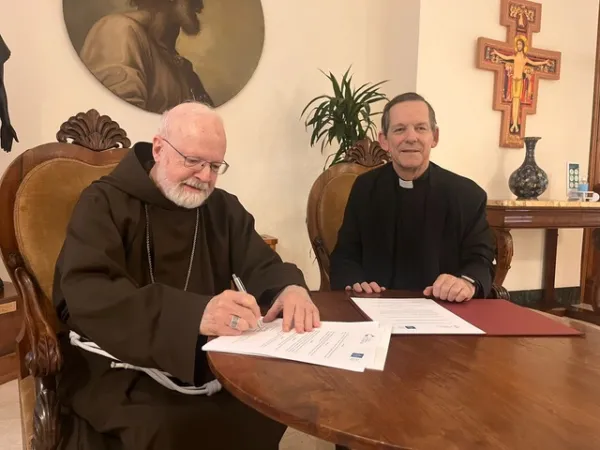 Accordo Tutela Minorum - PUSC | Il Cardinale O'Malley e il rettore Navarra firmano l'accordo tra PUSC e Pontificia Commissione per la Tutela dei Minori, 7 febbraio 2024 | Vatican Media