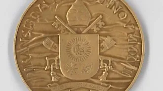 Per il V anno di Pontificato la medaglia ufficiale di Papa Francesco