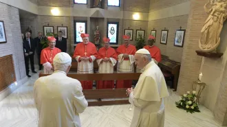 I nuovi cardinali da Papa Benedetto con Papa Francesco