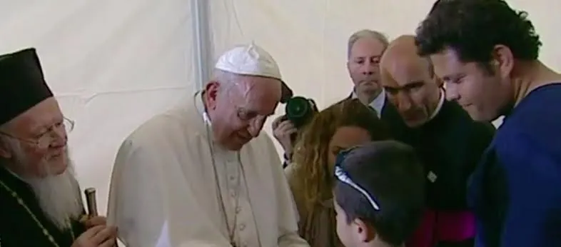 Papa Francesco al campo profughi di Moria a Lesbo |  | CTV