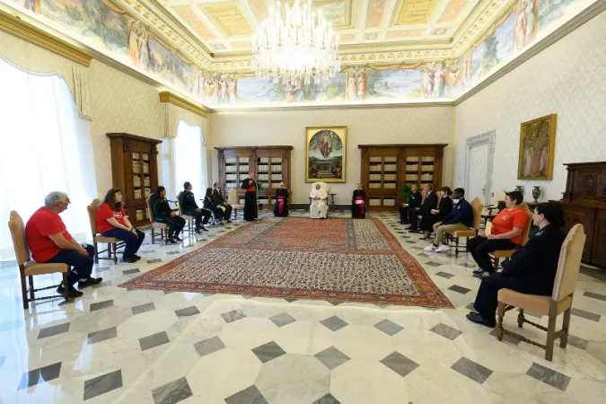 L'incontro del Papa con una delegazione di partecipanti a “We Run Together – Simul Currebant”  |  | Vatican Media 