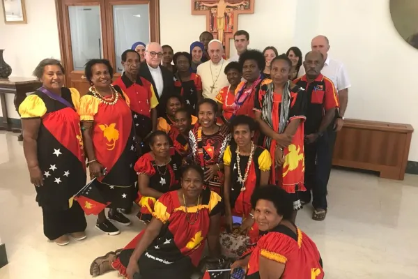 Papa Francesco con i fedeli di Papua Nuova Guinea, Domus Sanctae Marthae, 30 luglio 2019 / Sala Stampa della Santa Sede