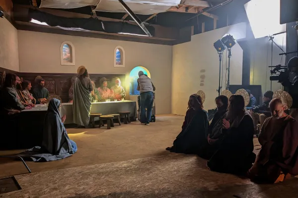 © The Academy of Film and the Arts 
Fra Angelico’s Communion: The Living Tableau 

