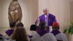 Papa Francesco durante una Messa a Santa Marta / L'Osservatore Romano / ACI Group
