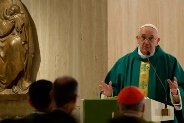 Papa Francesco durante una Messa a Santa Marta  / L'Osservatore Romano / ACI Group