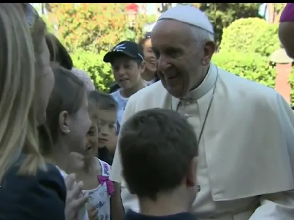Il Papa ricevuto dai bambini |  | CTV