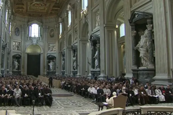 Papa Francesco parla ai sacerdoti / CTV