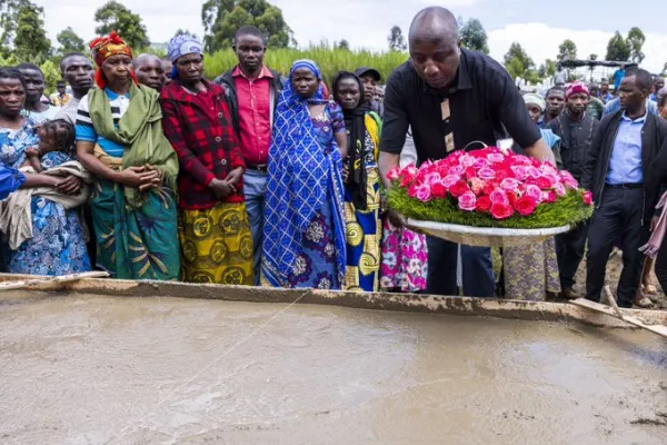 Funerale di alcuni dei morti dell'alluvione che ha colpito il Rwanda / Twitter Primo Ministro del Rwanda