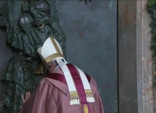 Il Papa apre la Porta Santa della Basilica di San Giovanni |  | CTV