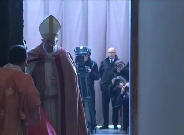 Il Papa apre la Porta Santa della Basilica di San Giovanni |  | CTV