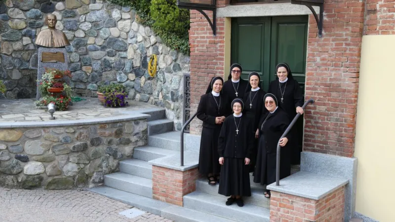 Le suore della  Congregazione delle Figlie di San Giuseppe di Rivalba, |  | Congregazione delle Figlie di San Giuseppe di Rivalba,