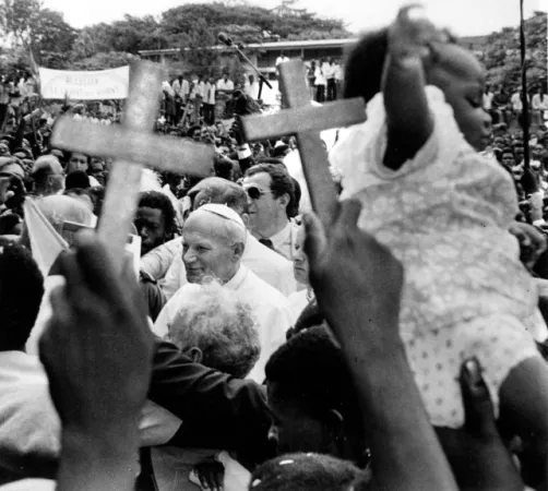 Giovanni Paolo II in terra di missione  |  | www.tempi.it/enciclica-missione-di-giovanni-paolo-ii