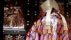Giovanni Paolo II apre la Porta Santa nel giubileo del 2000 / CTV