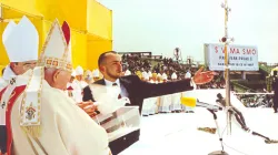 La messa di Giovanni Paolo II a Sarajevo nel 1997 / www.papa.ba