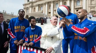 Papa Francesco agli allenatori: "Tutti abbiamo bisogno di educatori saggi e formati"