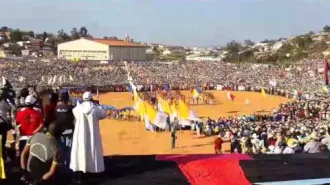 Papa Francesco, il mandato ai giovani del Magadascar: “Vi invio come messaggeri”