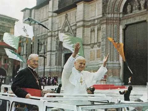 Il Cardinale Poma con Giovanni Paolo II |  | pubblico dominio - YouTube
