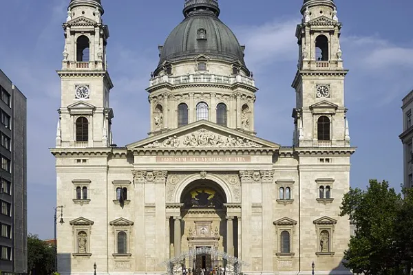 La basilica con-cattedrale di Santo Stefano a Budapest / Wikimedia Commons