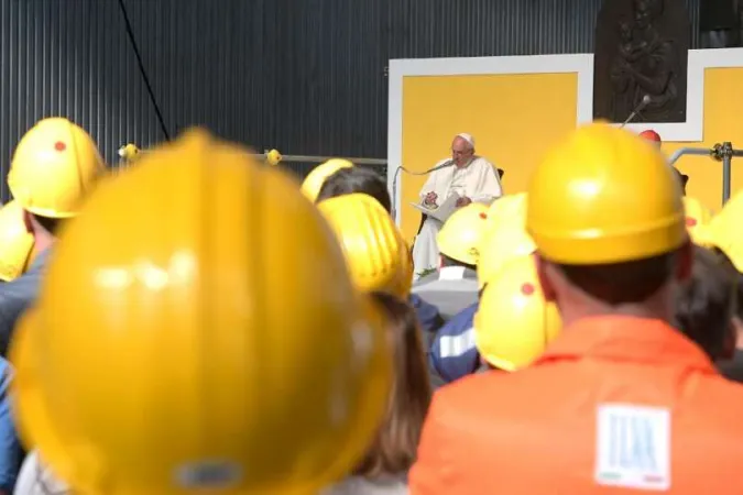 Il Papa ai lavoratori dell'ILVA a Genova |  | Vatican Media /ACI Group