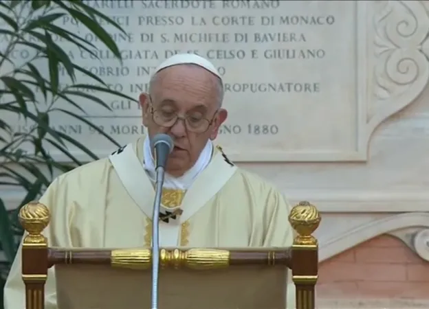 Il Papa celebra la messa al Verano |  | CTV