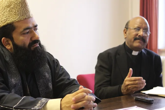 L'Imam Azad e Padre Channan | L'Imam Azad e Padre Channan durante un incontro | ACS