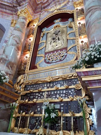 Nostra Signora di Aglona | L'immagine velata di Nostra Signora di Aglona, nel Santuario di Aglona | Alexey Gotovskyi / ACI Group