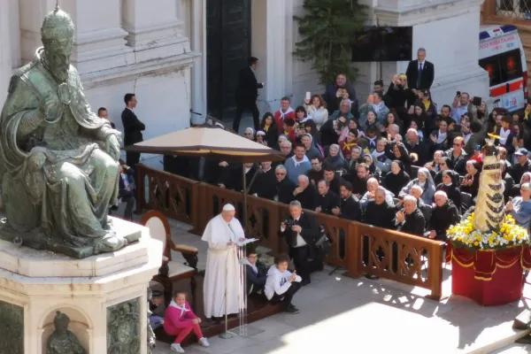 Papa Francesco sul sagrato del Santuario di Loreto, Loreto, 25 marzo 2019  / Marco Mancini / ACI Stampa