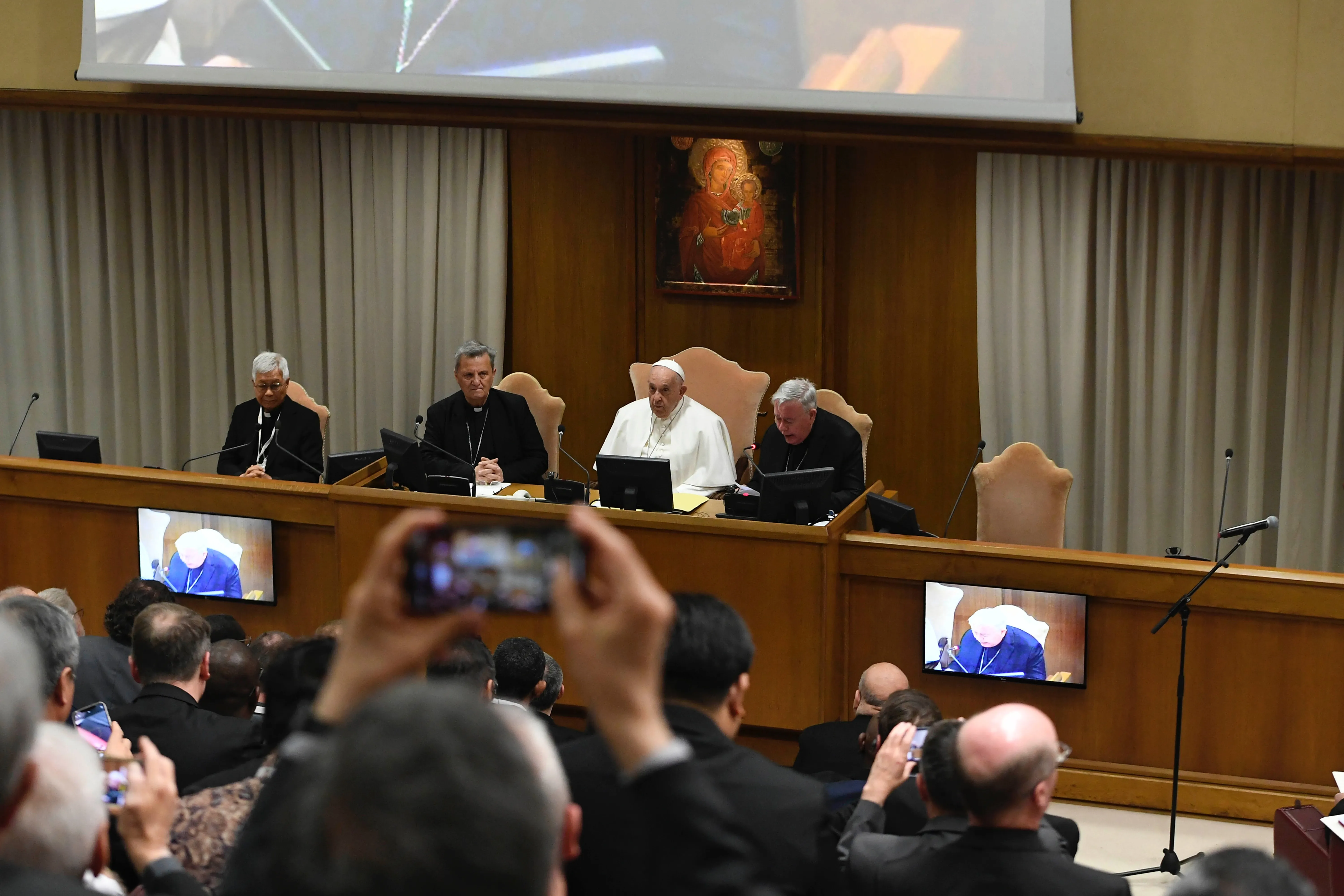 Papa Francesco e i parroci del mondo