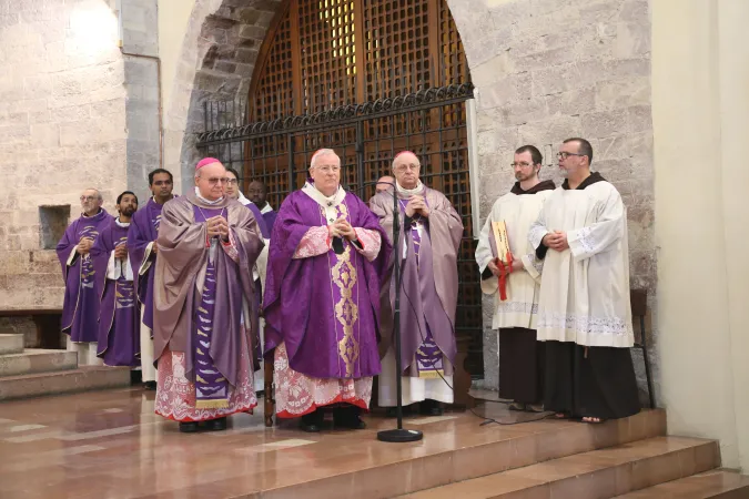 Il Cardinale Bassetti durante le celebrazioni per la traslazione della salma di Carlo AcutisFoto: Diocesi di Assisi