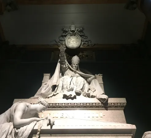Il monumento funebre di Papa Clemente XIV a Santi Apostoli  |  | OB