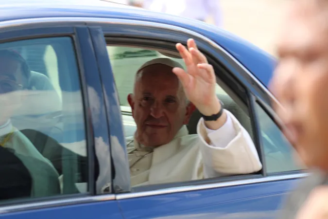 Arrivo di Papa Francesco in Myanmar | L'arrivo di Papa Francesco in Myanmar, aeroporto di Yangon, 27 novembre 2017 | Edward Pentin / NCR, ACI Group