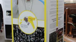 Il pannello introduttivo della mostra su Papa Francesco a Tallinn / Amministrazione Apostolica di Tallinn