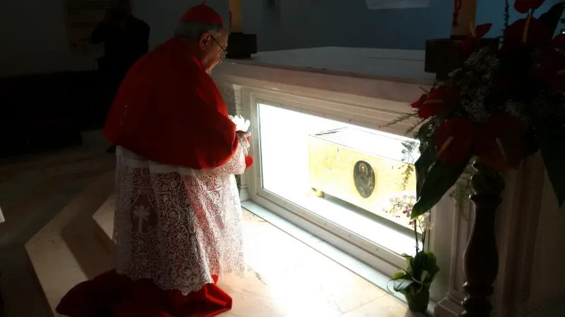 Il cardinale Sandri venera le spoglie di San Tommaso ad Ortona |  | Congregazione per le Chiese Orientali